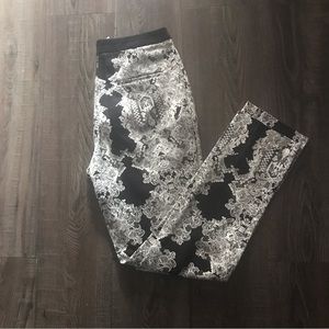 H&M Cute Black & White Patterned Straight Leg Pants - Size 10